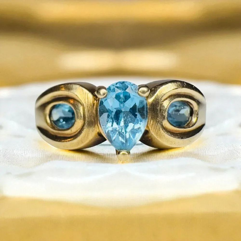 VINTAGE- 10K Gold- Natural Swiss Blue Topaz Ring sz 7- 1CTTW Pear Cut Ring